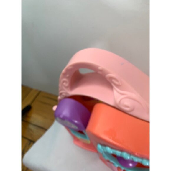 Hasbro Littlest Pet Shop Get Better Center 2005 - Picture 5 of 10